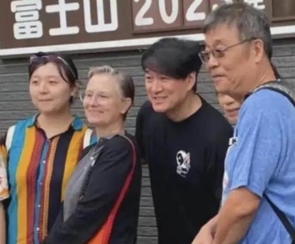 二四六香港资料期期准中特和周华健儿子结婚与周华健儿子结婚照片和结婚照